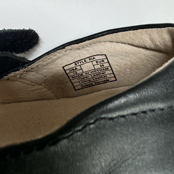 Umi Ria Uniform Mary Jane Size 12 - Picture 10 of 14